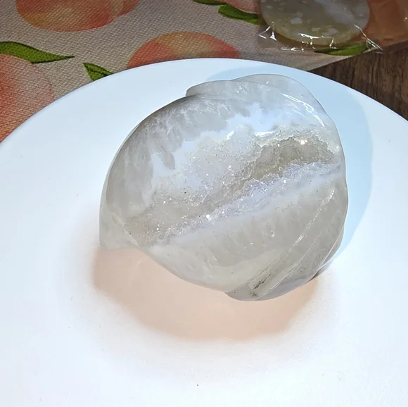 Crystal Druzy Agate Peach Carving - Picture 7 of 7